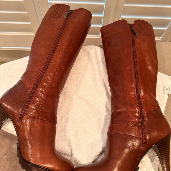 Brown Guess boots - Picture 9 of 16